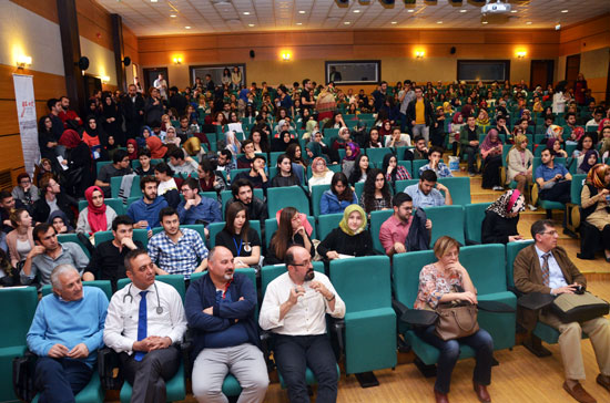 Üniversitemiz'den "Zihnimiz Nasıl Çalışır ve Neden Yanılır" Konulu Konferans