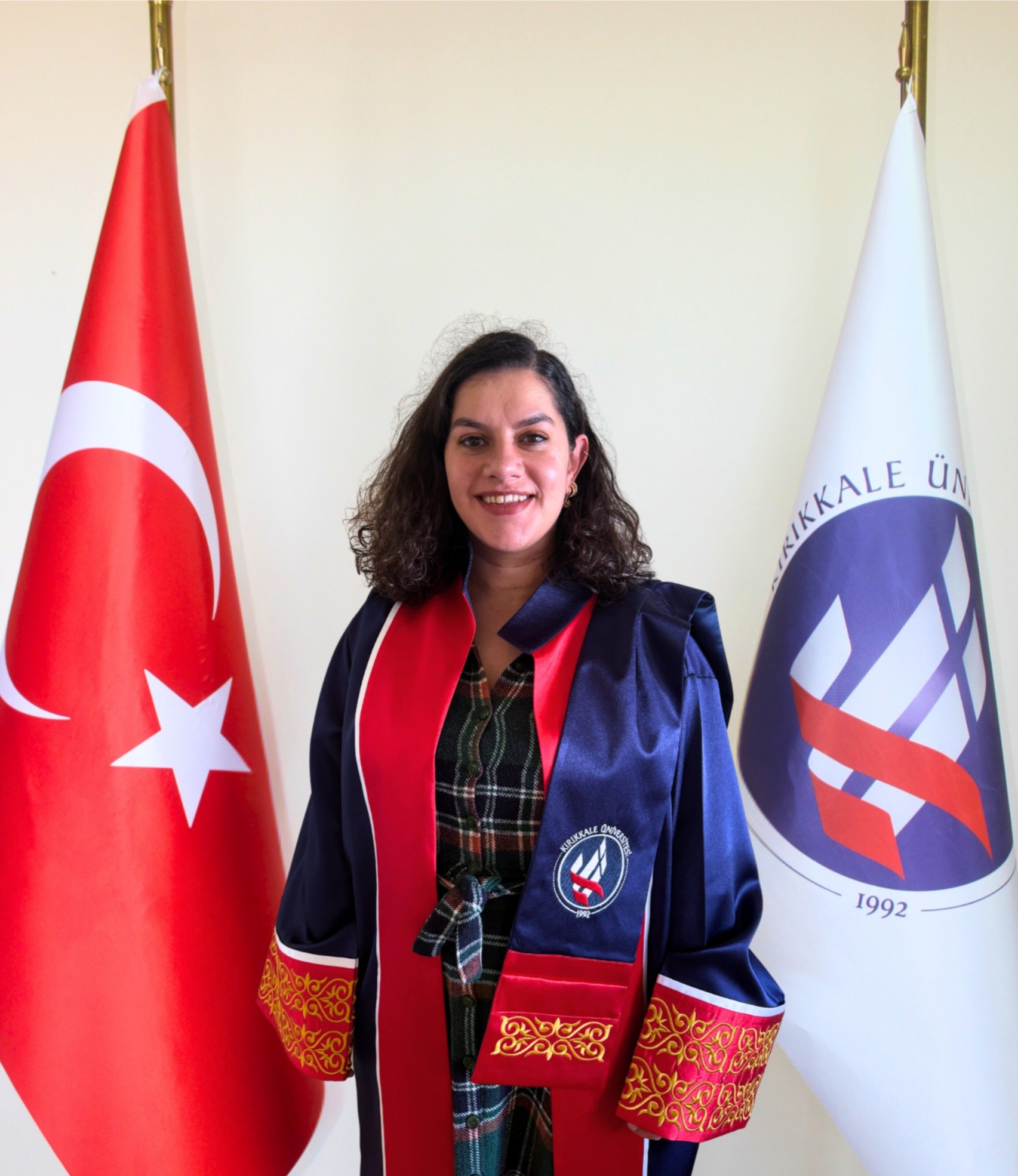 ZEYNEP BURÇİN KAYKAÇ EĞİLMEZ