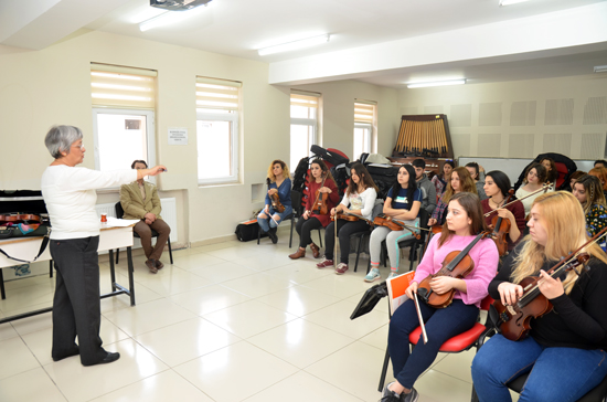 Müzikoloji Öğrenci Topluluğundan Keman ve Çello Çalıştayı