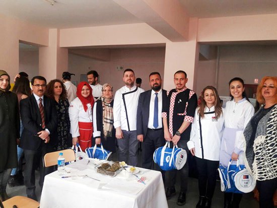 Üniversitemizde “Dünyanın Mutfağı Sergisi” gerçekleştirildi