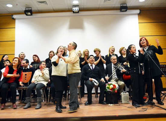 Üniversitemizde Rengarenk Nağmeler Konseri Düzenlendi