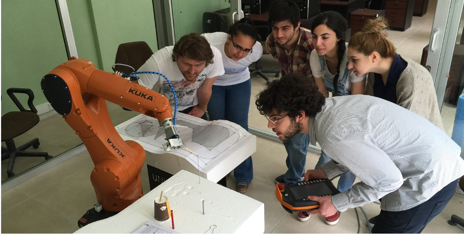 Endüstriyel Robot Programlama eğitimi