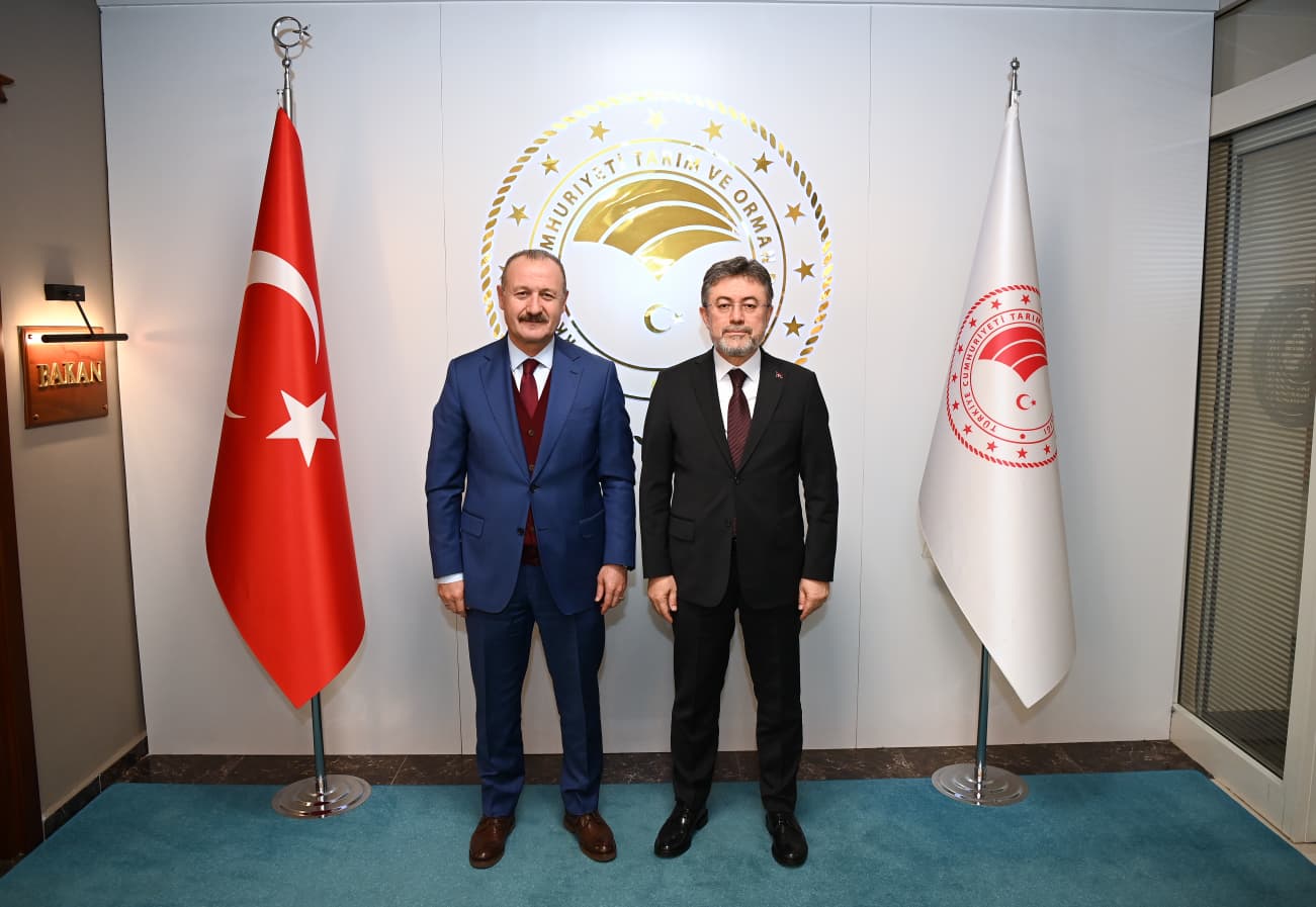 Rektörümüz, Tarım ve Orman Bakanı İbrahim Yumaklı’yı Makamında Ziyaret Etti