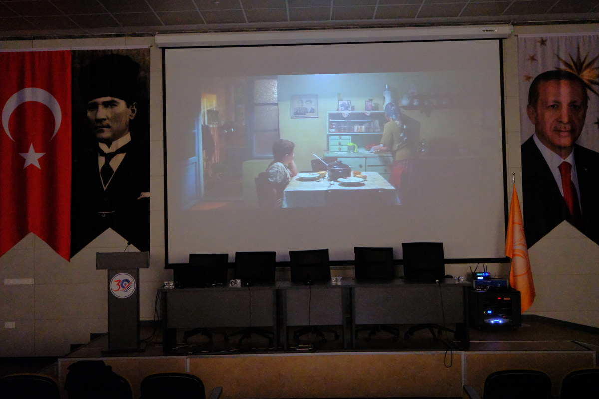 Kütüphane Haftasında Anlamlı Film Gösterimi