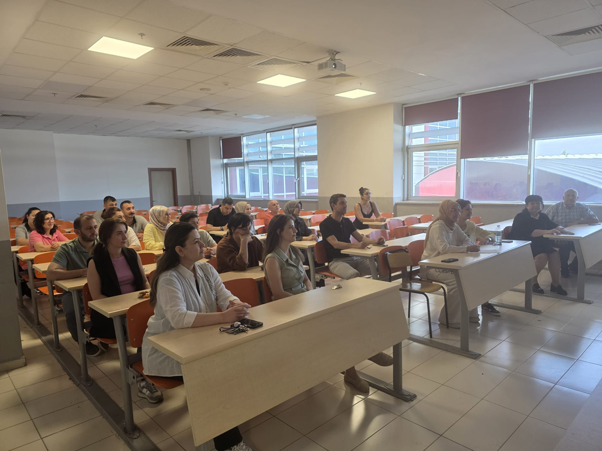 Sağlık Bilimleri Fakültemizde 15 Temmuz Demokrasi ve Millî Birlik Günü Anma Etkinliği Düzenlendi