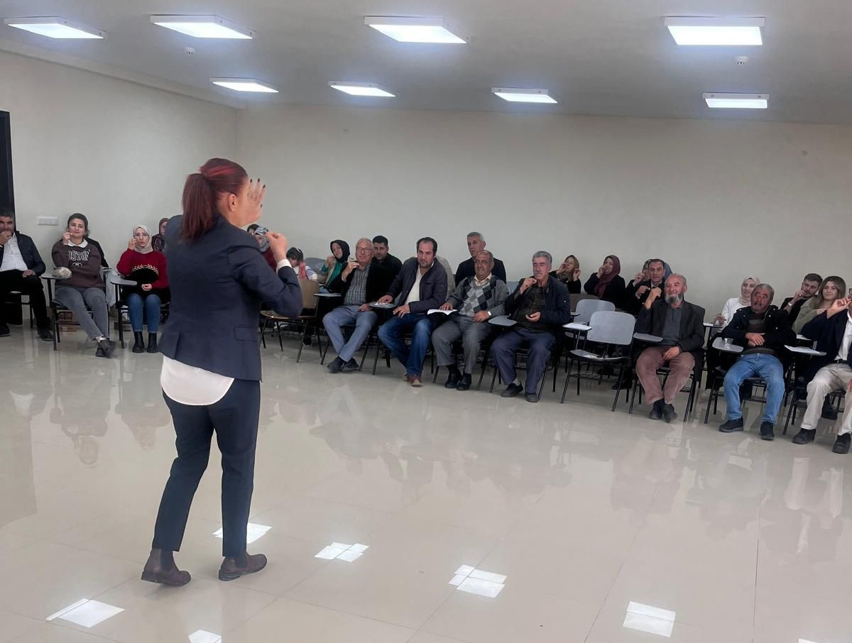 Delice Meslek Y&#252;ksekokulu Ev Sahipliğinde 65 Yaş &#220;zeri Vatandaşlara “Kahkaha Yogası Eğitimi” D&#252;zenlendi