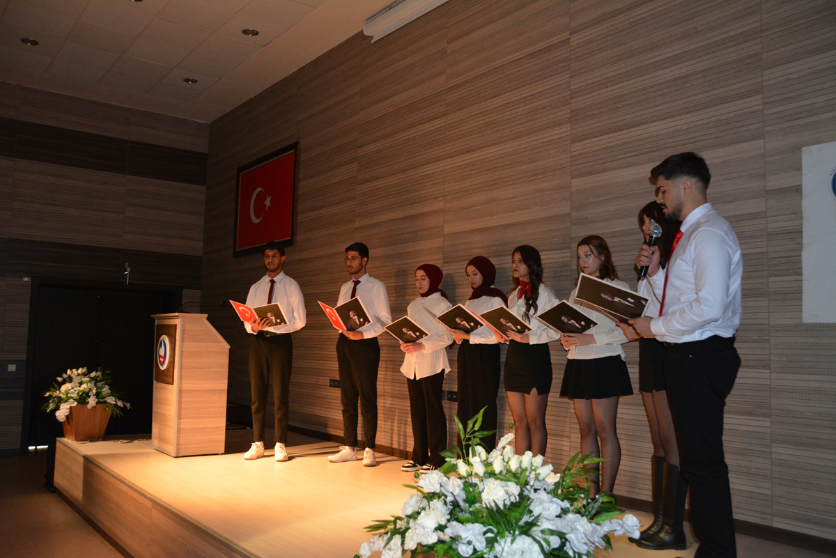 &#220;niversitemizde “S&#246;nmeyen Ateş: Cumhuriyet” Etkinliği Ger&#231;ekleştirildi