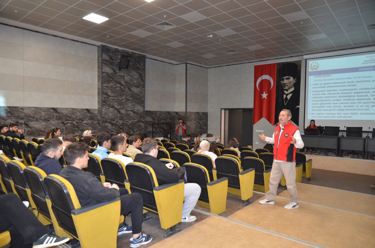 Üniversitemizde, “Gençlik ve Güvenli Gelecek” Projesi Kapsamında Bilgilendirme Etkinliği Düzenlendi