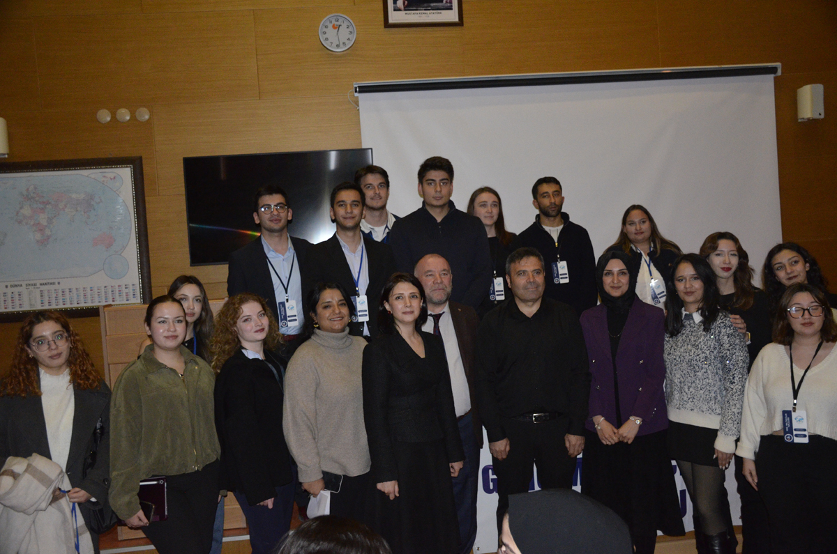 Üniversitemizde Kariyer Söyleşileri Kapsamında Öğrenci–Sektör Buluşması Gerçekleştirildi