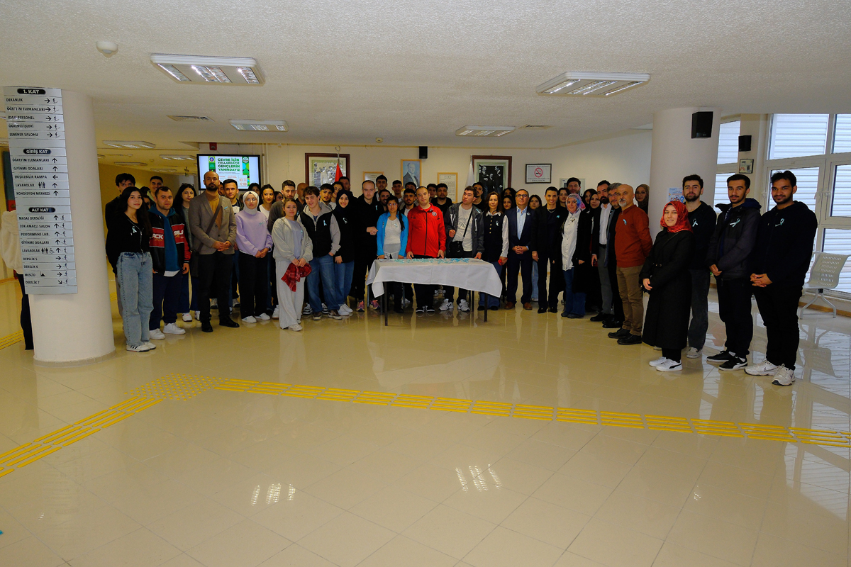 Üniversitemizde Otizm Farkındalığı: Mavi Kurdeleyle Tek Yürek