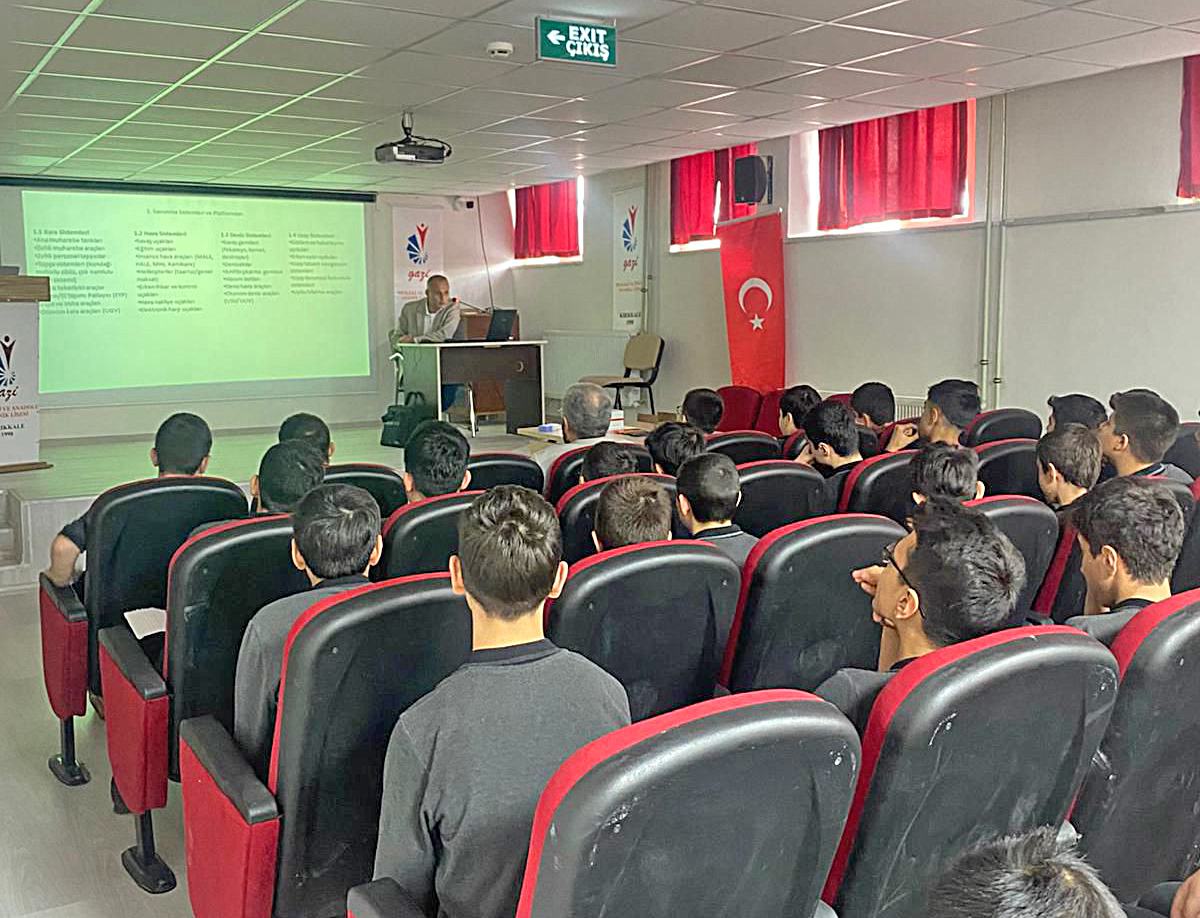 Prof. Dr. Ümit Sami Sakallı, Liseli Gençlere “Savunma Teknolojilerinin Yönü” Konulu Seminer Verdi