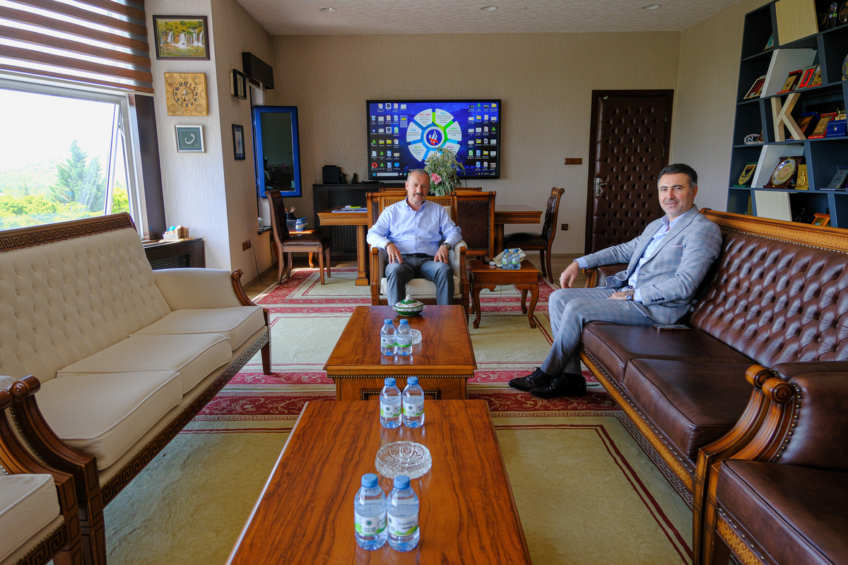 Yücel Karabacak’tan Rektörümüze Nezaket Ziyareti