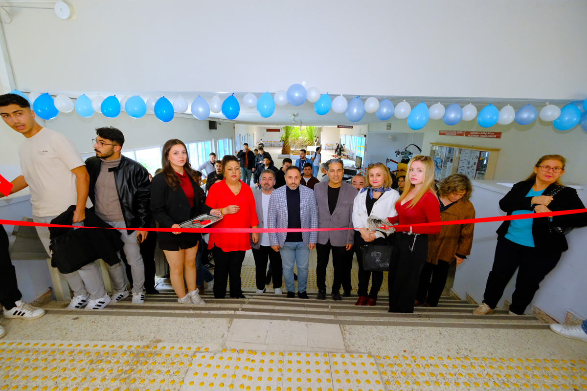 Sanatın Birleştirici G&#252;c&#252; &#220;niversitemizde “100+2 Şehirler Arası Karma Sergisi” İle G&#246;sterildi