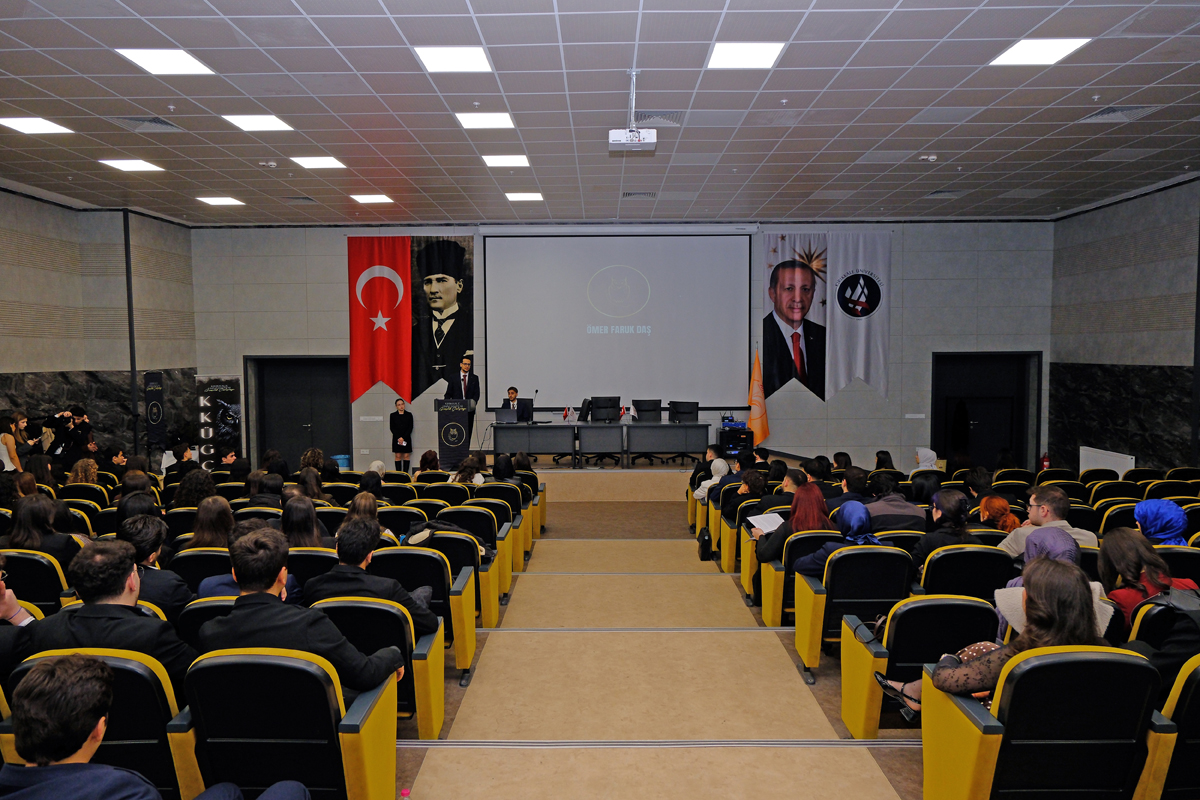 Üniversitemiz Düşünsel Hukuk Topluluğu Tarafından Düzenlenen Gençlik Çalıştayı Yapıldı