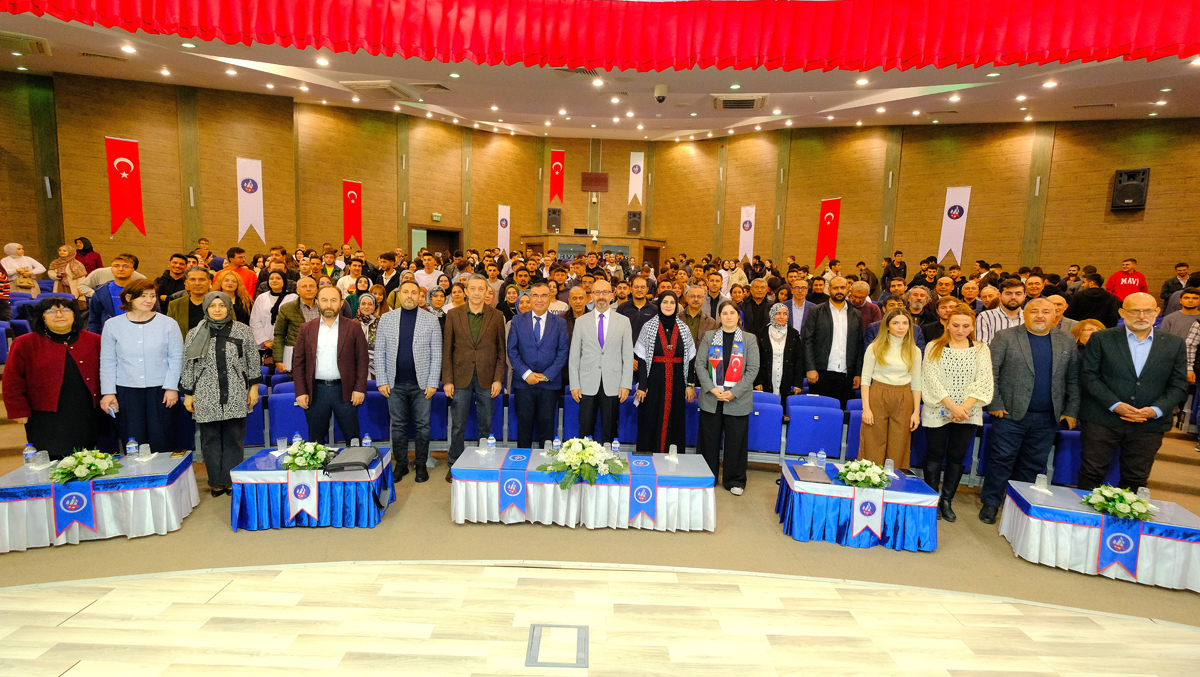 &#220;niversitemizde “Filistin: İnsanlığın Ortak Sınavı” Konferansı D&#252;zenlendi