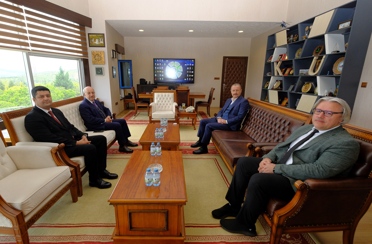 Kıbrıs Rauf Denktaş Üniversitesi Rektörü Prof. Dr. Mehmet Karaca, Rektörümüzü Ziyaret Etti
