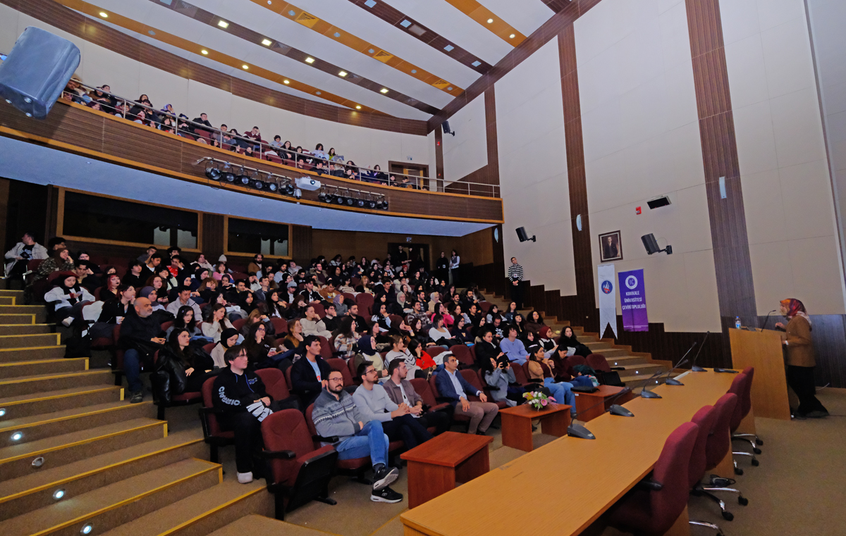 Diksiyon Eğitmeni İlknur Cevher, Çeviride Etkili İletişim Becerileri Hakkında Öğrencilerimize Bilgi Verdi