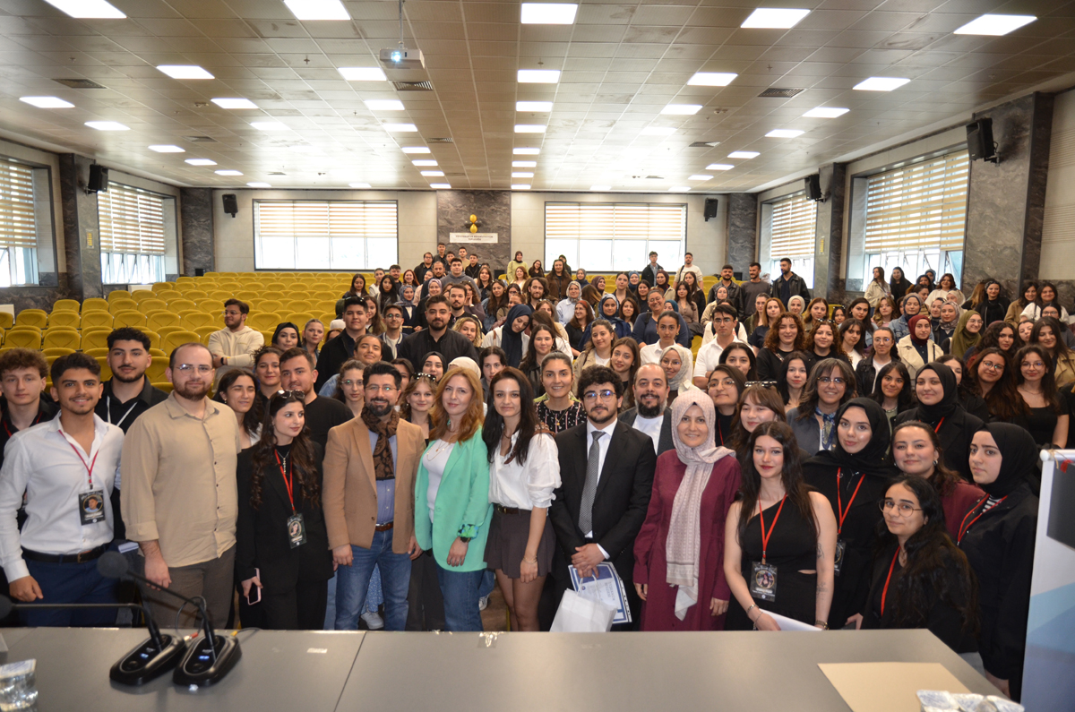 Üniversitemizde “Rotayı Tecrübe Çiziyor” Etkinliği Yoğun Katılımla Gerçekleştirildi