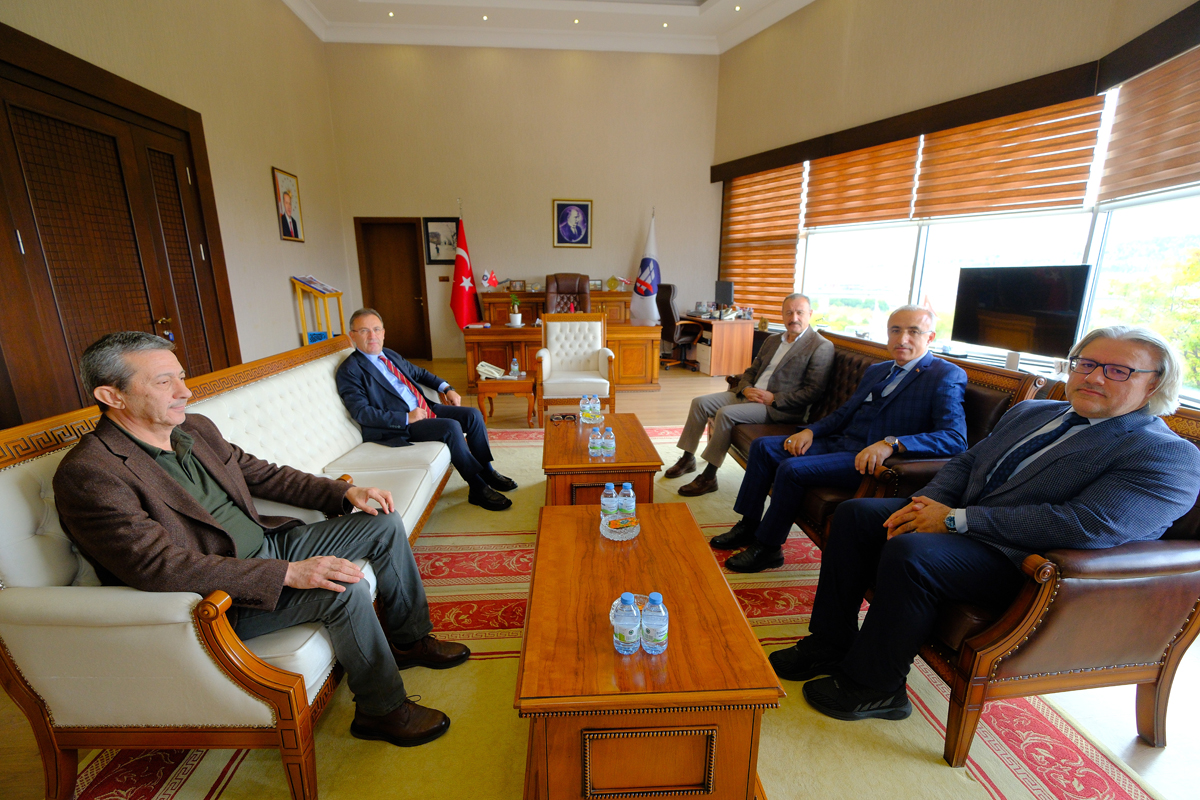 Danıştay Başsavcısı Cevdet Erkan ve Y&#214;K Y&#252;r&#252;tme Kurulu &#220;yesi Prof. Dr. H&#252;seyin Karaman, Rekt&#246;r&#252;m&#252;z&#252; Ziyaret Etti
