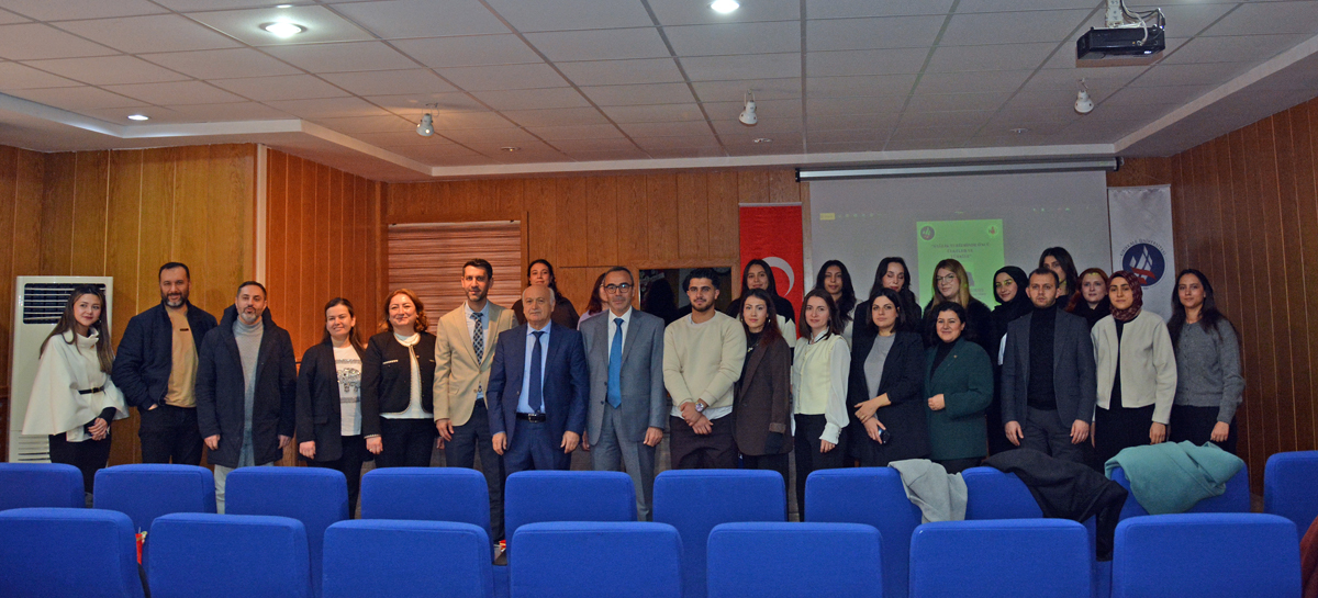 Üniversitemizde 18 Aralık Sağlık Yöneticileri Günü Kapsamında Konferans Düzenlendi 