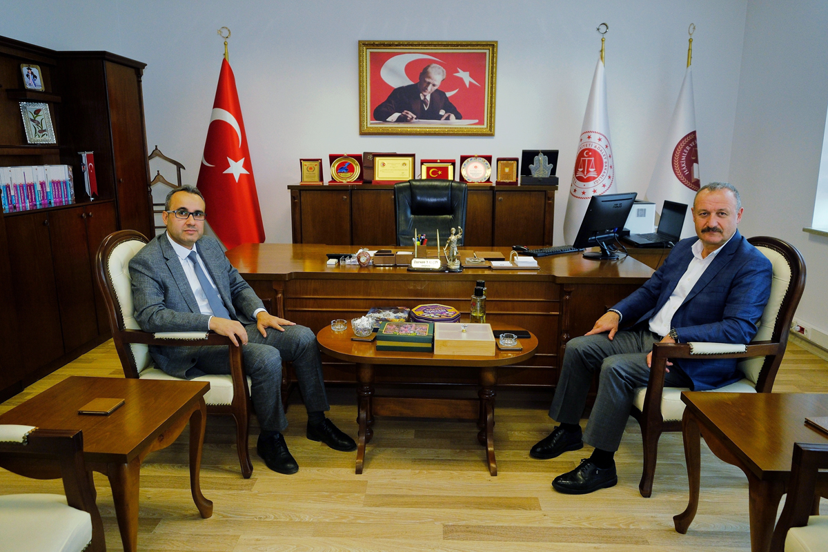Rektörümüzden İdare Mahkemesi Başkanı Dursun Yalçın’a Hayırlı Olsun Ziyareti