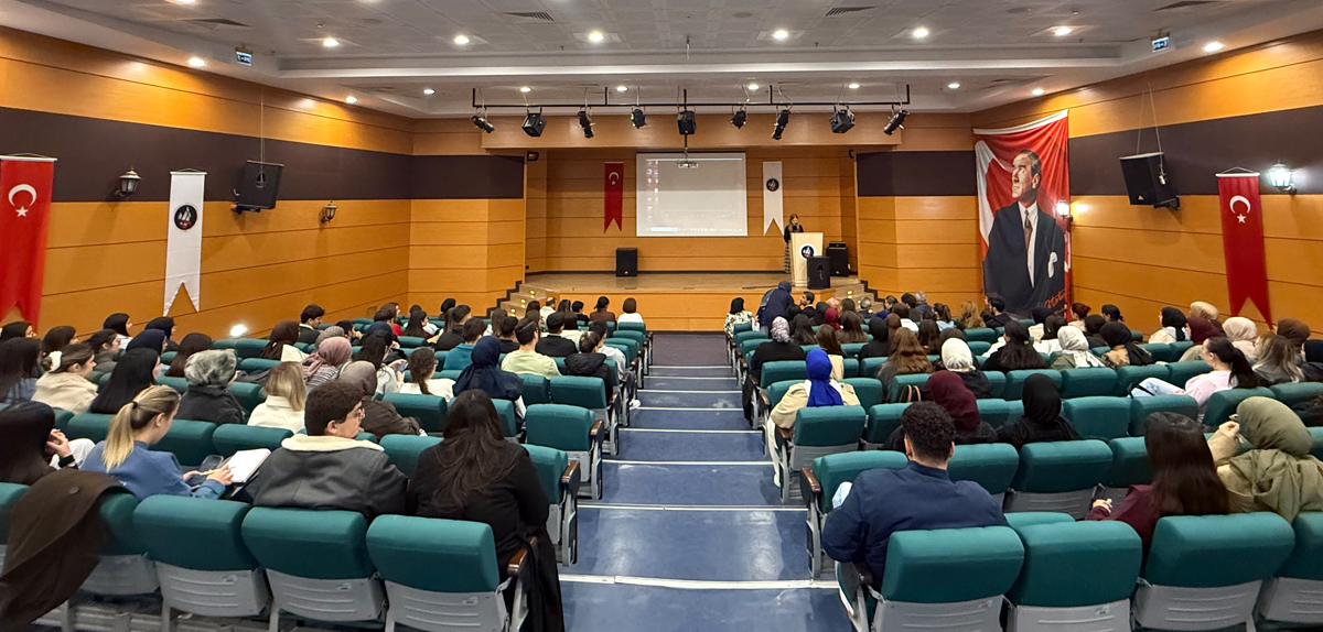 “Sağlık Yönetiminde Etik” Konusu Vaka Tartışmalarıyla Birlikte Sağlık Bilimleri Fakültemizde Ele Alındı