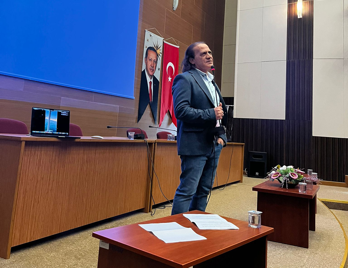 Doç. Dr. Abdülkadir Zorlu, Avrupa İzlenimlerini Öğrencilerimizle Paylaştı