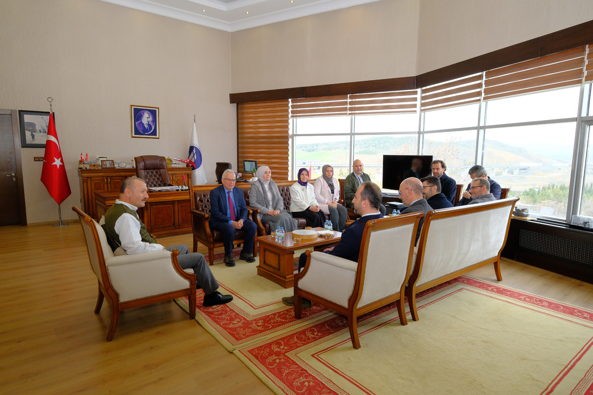  İlahiyat Akreditasyon Ajansı Değerlendirme Takımı, Rektörümüz Prof. Dr. Ersan Aslan'ı Ziyaret Etti
