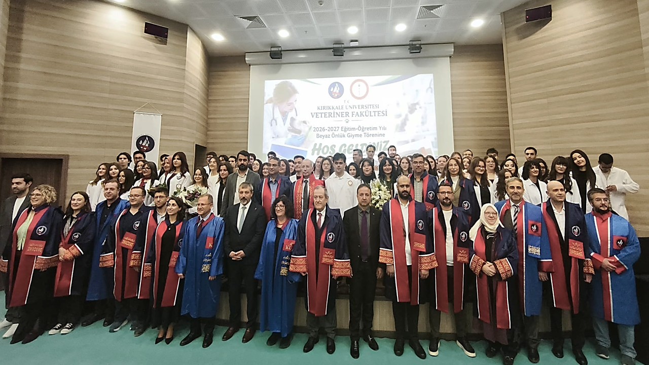 Üniversitemizde Geleceğin Veteriner Hekimleri Beyaz Önlüklerini Giydi