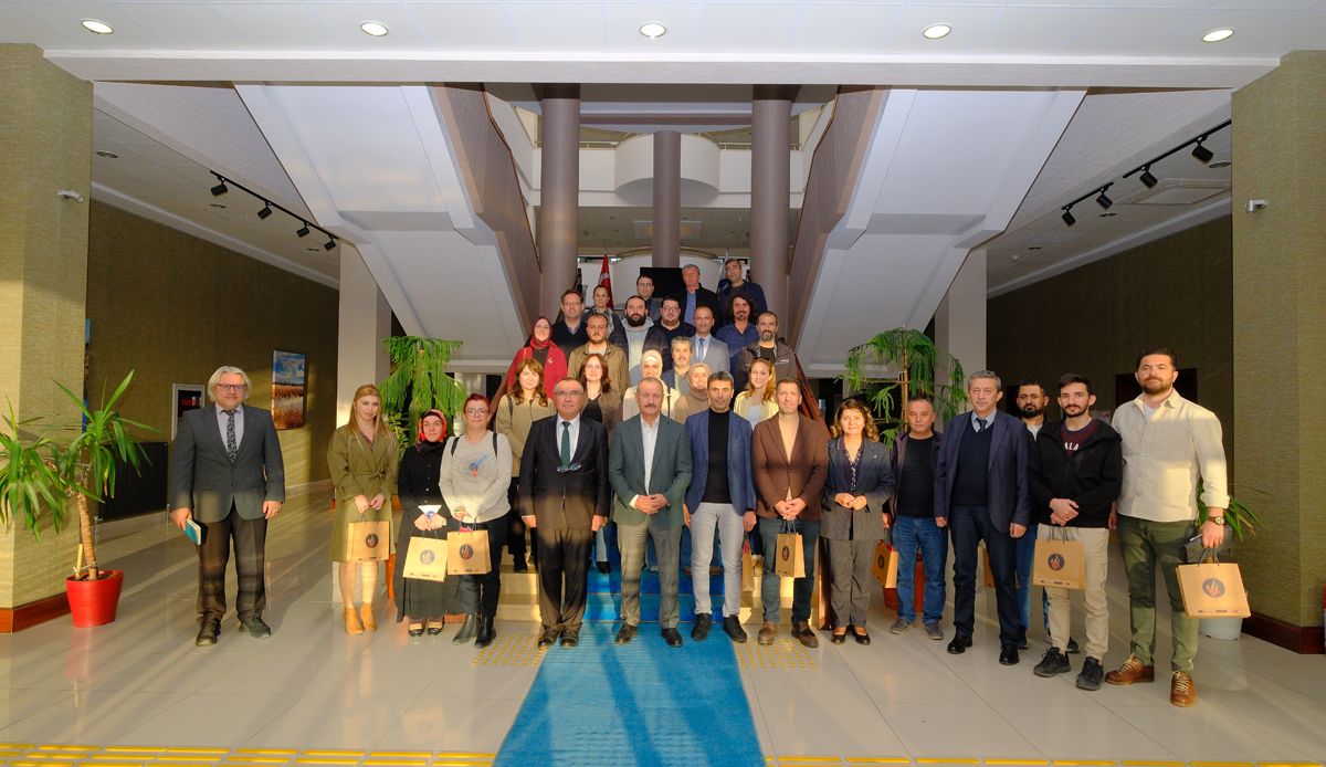 Rekt&#246;r&#252;m&#252;zden Akademik ve İdari Personelimize Teşekk&#252;r