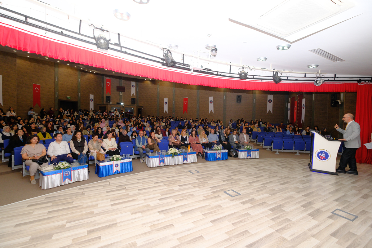 Üniversitemizde “Teoriden Uygulamaya Çocuklarda Gelişim Köprüsü” Konulu Panel ve Atölye Etkinliği Düzenlendi