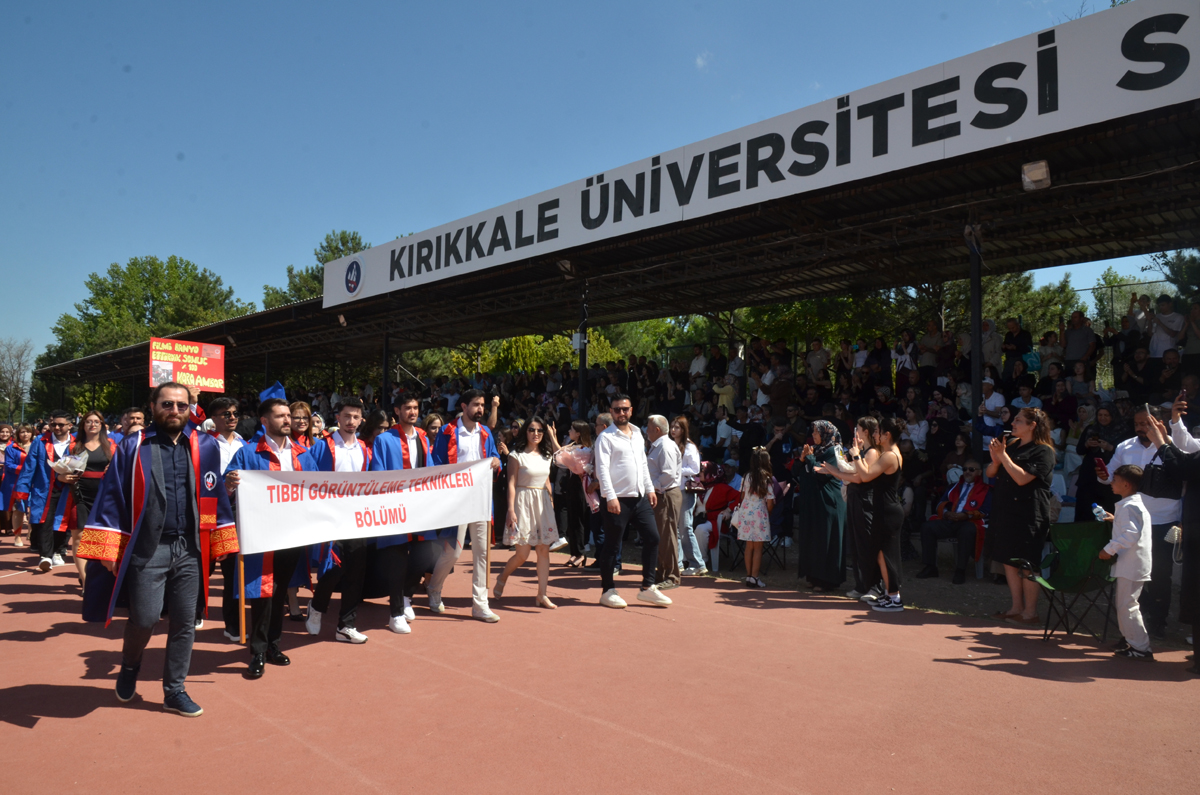 Sağlık Hizmetleri Meslek Yüksekokulumuz, Mezunlarını Coşkuyla Uğurladı