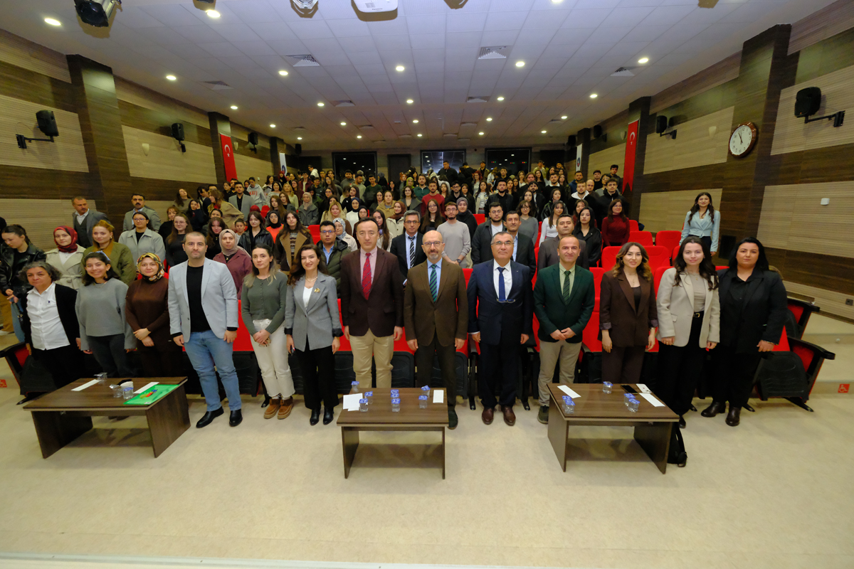 “İyileştiren Kütüphaneler, Geliştiren Kütüphaneler” Temasıyla Kutlanan 62. Kütüphane Haftası Açılış Konferansıyla Başladı.