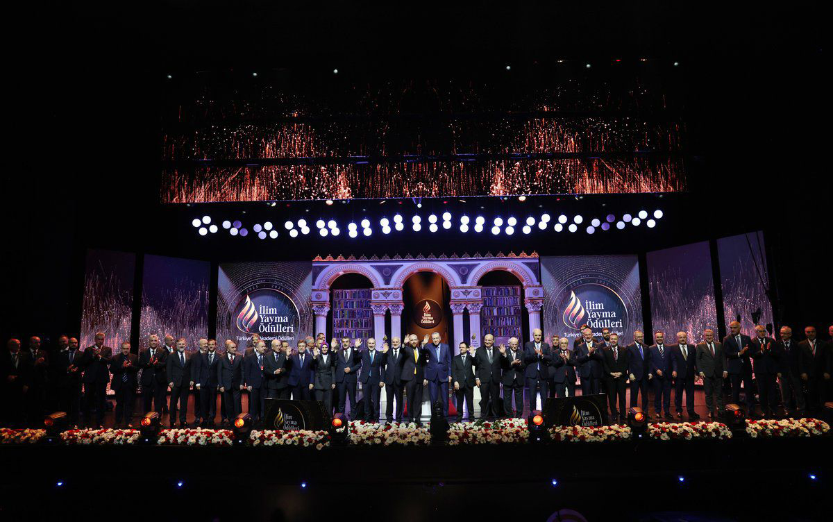 Rektörümüz Prof. Dr. Ersan Aslan İlim Yayma Vakfı Ödül Törenine Katıldı