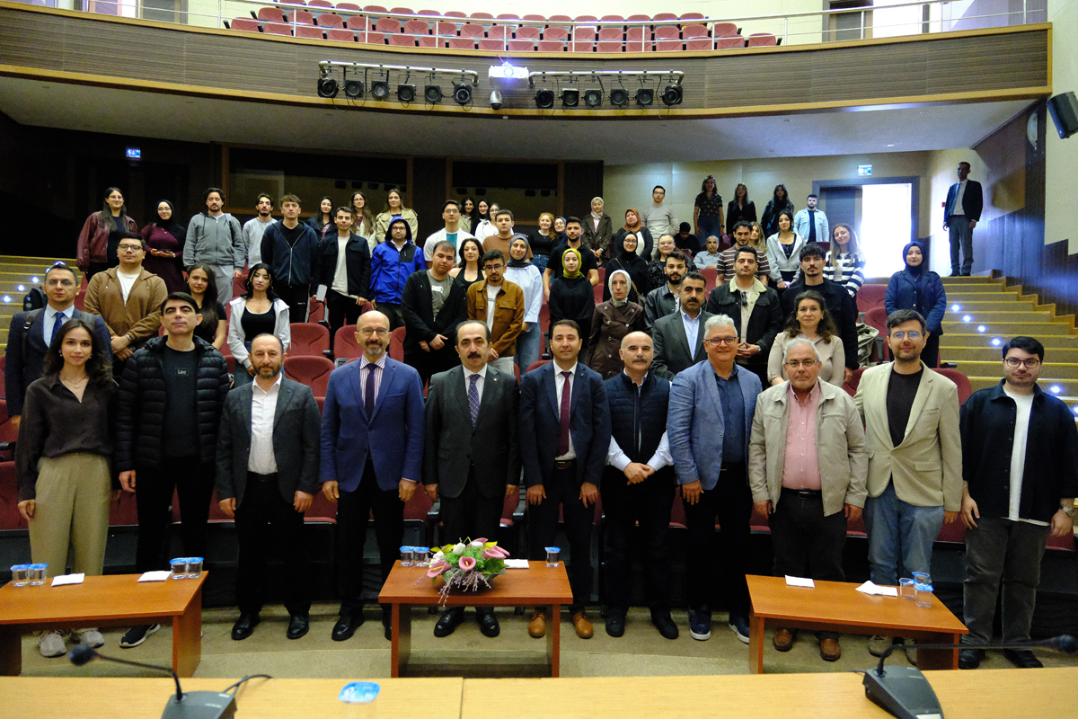 Türk Tarih Kurumu Başkanı Prof. Dr. Yüksel Özgen Üniversitemizde Öğrencilerle Buluştu