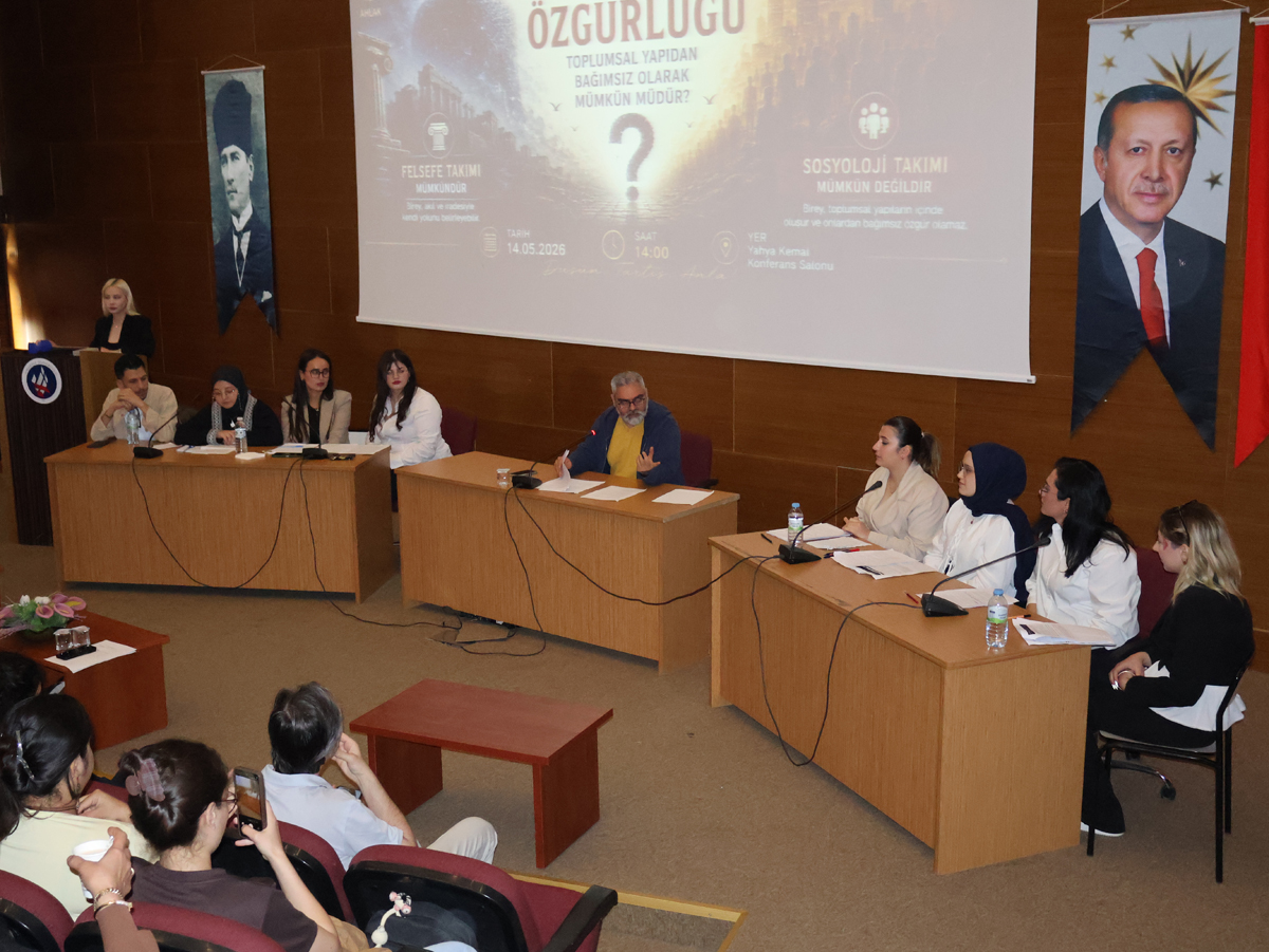 BESST-İVAL 26'da Felsefe ve Sosyoloji Bölümlerimizin Öğrencileri Arasında Münazara Etkinliği Yapıldı