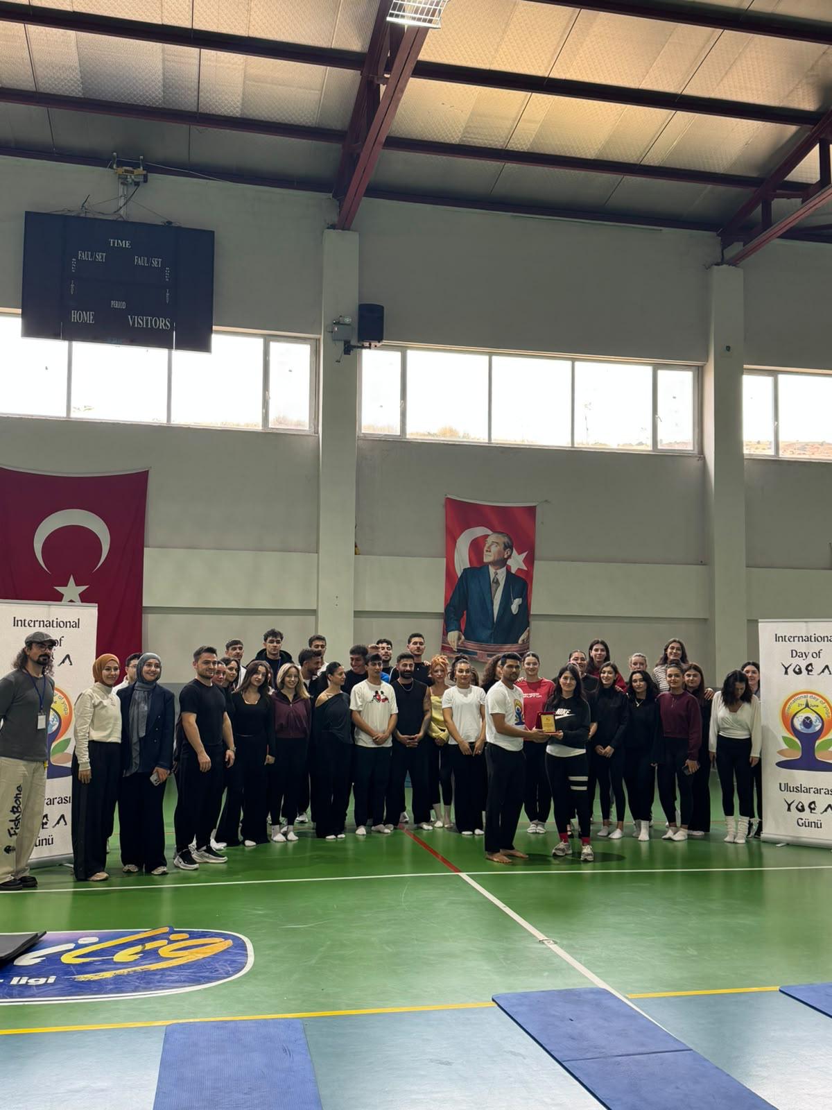 Spor Bilimleri Fakültesi'nde Yoga ve Farkındalık Etkinliği Gerçekleştirildi