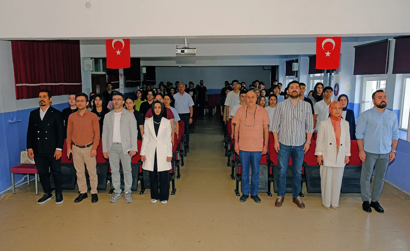 15. Bilim Kafe Etkinliğimizde Gençlere “Geleceğin Meslekleri ve Yapay Zekâ” Anlatıldı