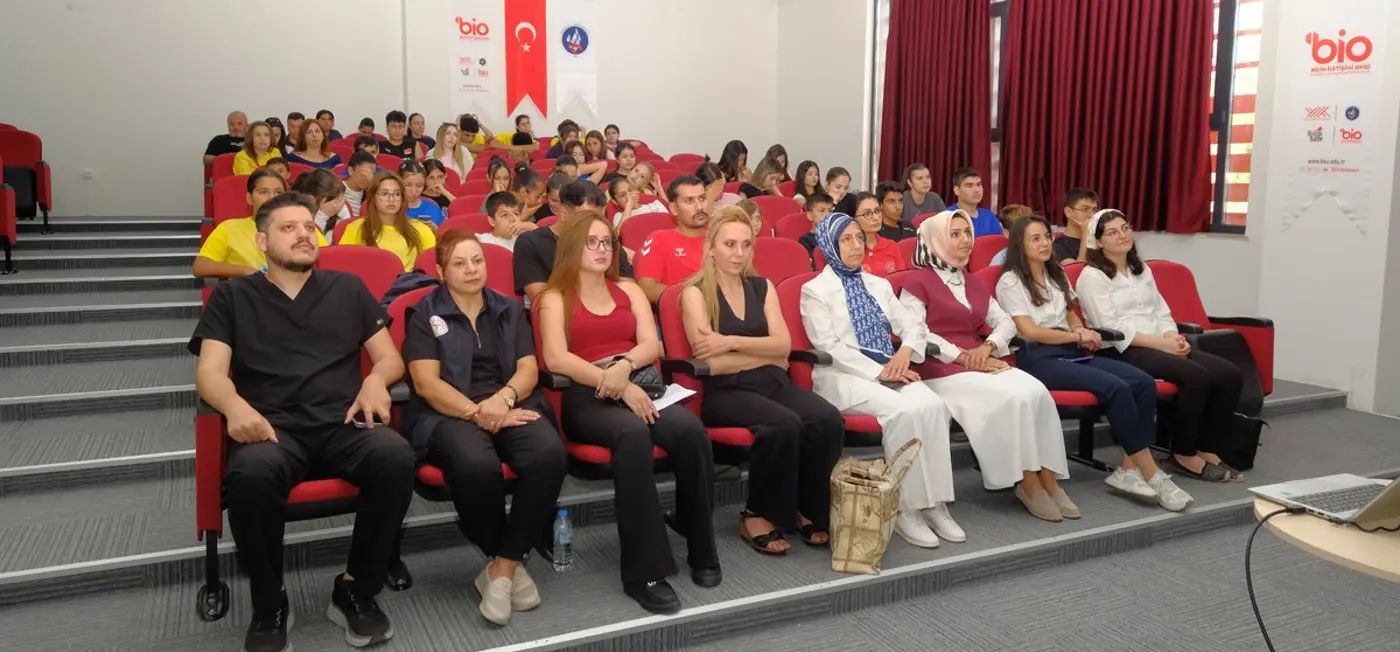 Bilim Kafe’de Geleceğin Meslekleri Kapsamında Evde Hasta Bakım Hizmetleri Ele Alındı