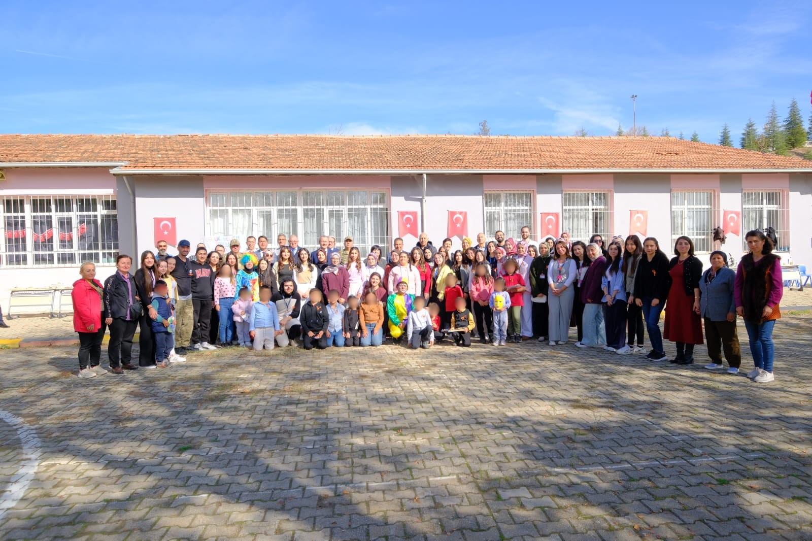 Bir Kitap Bir Dünya, Bir Oyun Bir Gülücük