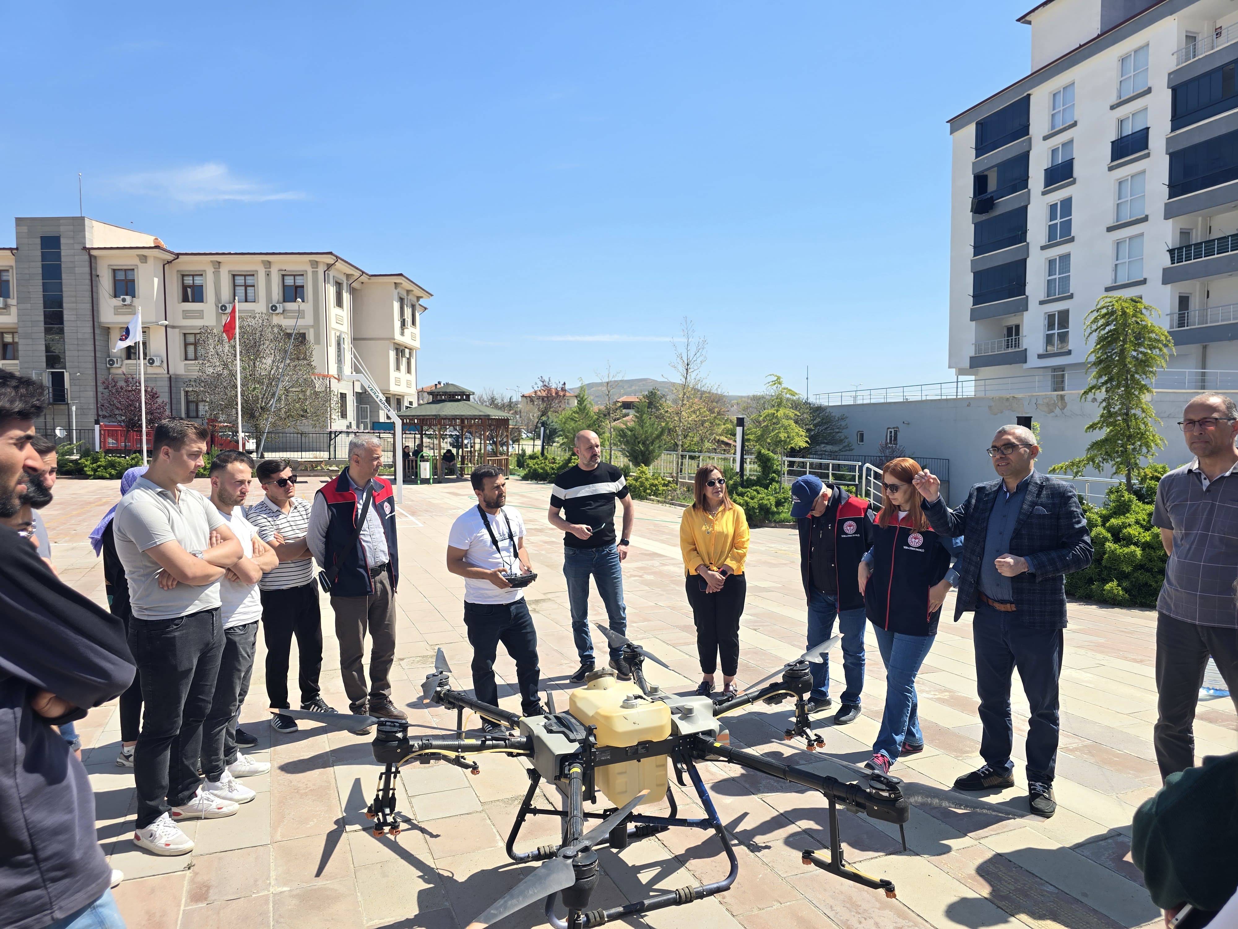 Kırıkkale İl Tarım ve Orman Müdürlüğü ile Delice Meslek Yüksekokulu İş Birliğinde Zirai Drone Eğitimi Gerçekleştirildi