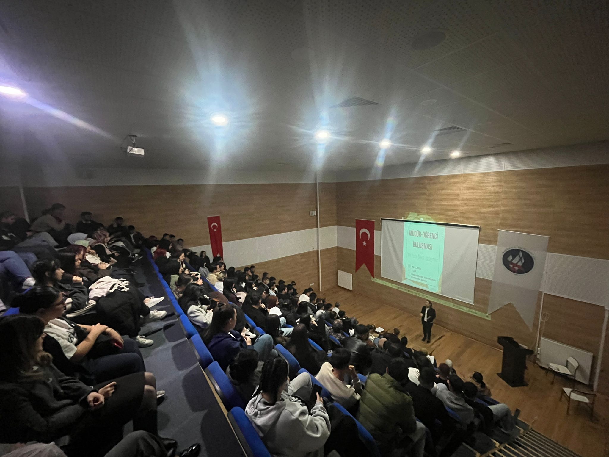 Kırıkkale Üniversitesi Delice Meslek Yüksekokulu’nda, “Paylaş, Öner, Değiştir” sloganıyla düzenlenen müdür–öğrenci buluşması gerçekleştirildi.