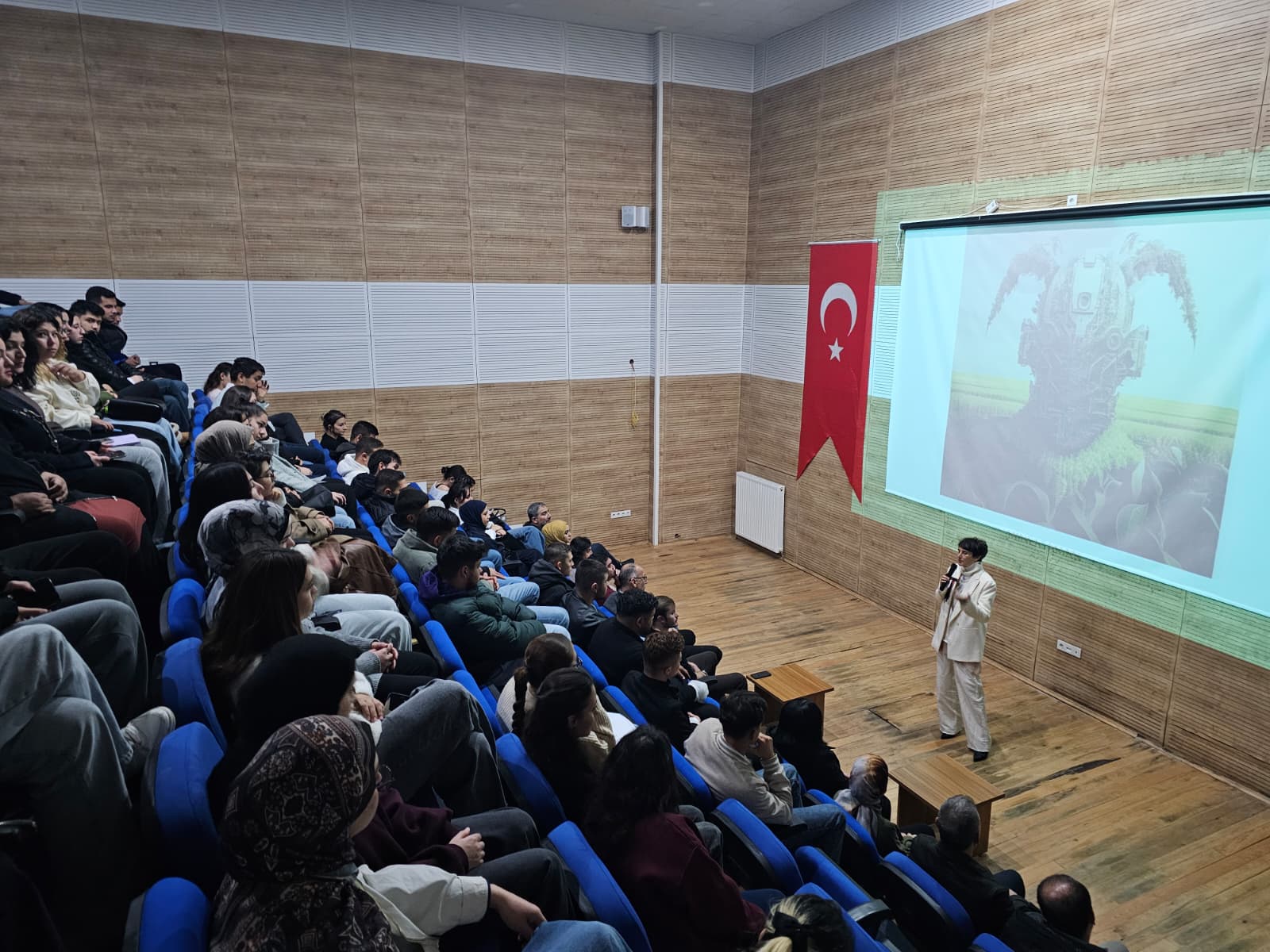 Delice Meslek Yüksekokulu’nda “Yapay Et, Dijital Duyarlılık ve Biyo-Tarım: Yeni Çağın Üretim Üçgeni” Etkinliği Gerçekleşti