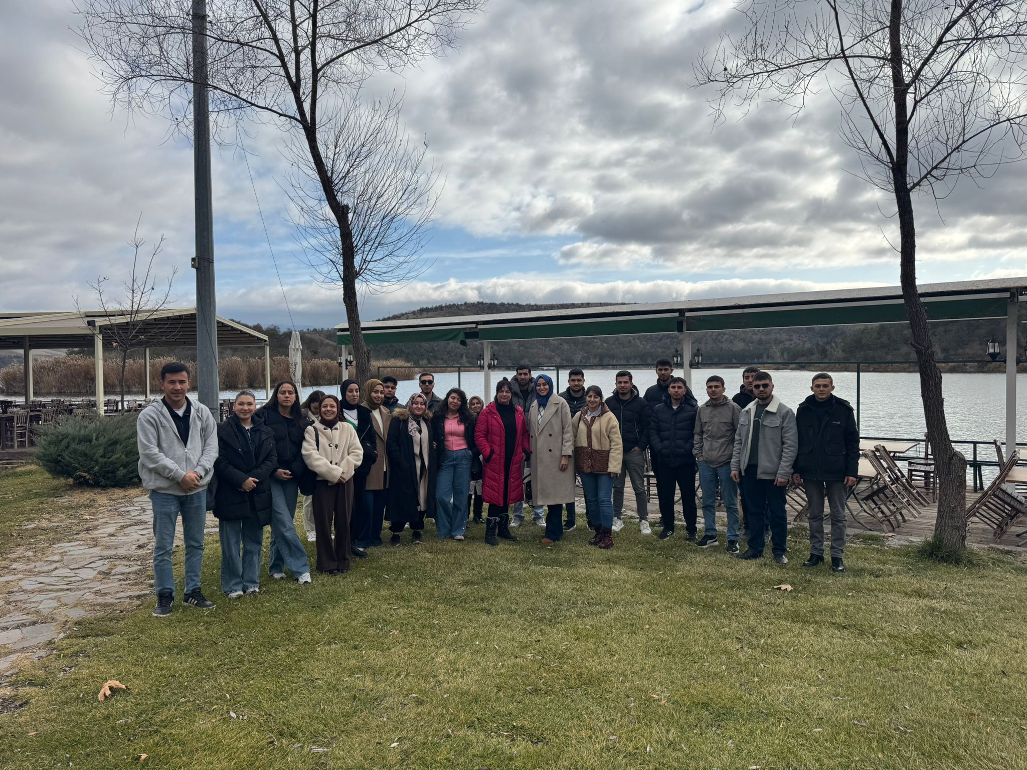 Kırıkkale Üniversitesi Yeşil Yakalılar Topluluğundan Eymir Gölü’nde Ekolojik Farkındalık Etkinliği