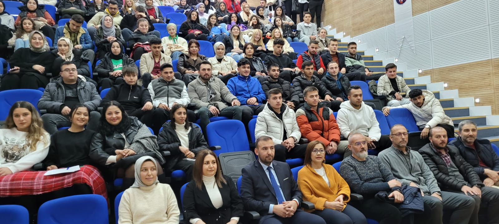 DELİCE MESLEK YÜKSEKOKULU’NDA KOSGEB TARAFINDAN DÜZENLENEN GİRİŞİMCİLİK KONFERANSI TAMAMLANDI.