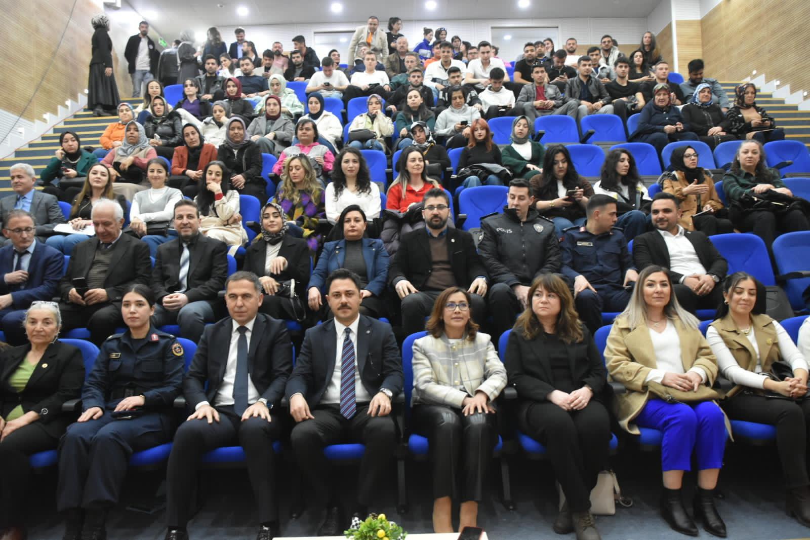 Kırıkkale Üniversitesi Delice Meslek Yüksekokulu, Kadın Sorunları Uygulama ve araştırma Merkezi Müdürlüğü ve Delice Kaymakamlığı iş birliği İle 8 Mart Dünya Kadınlar Günü 