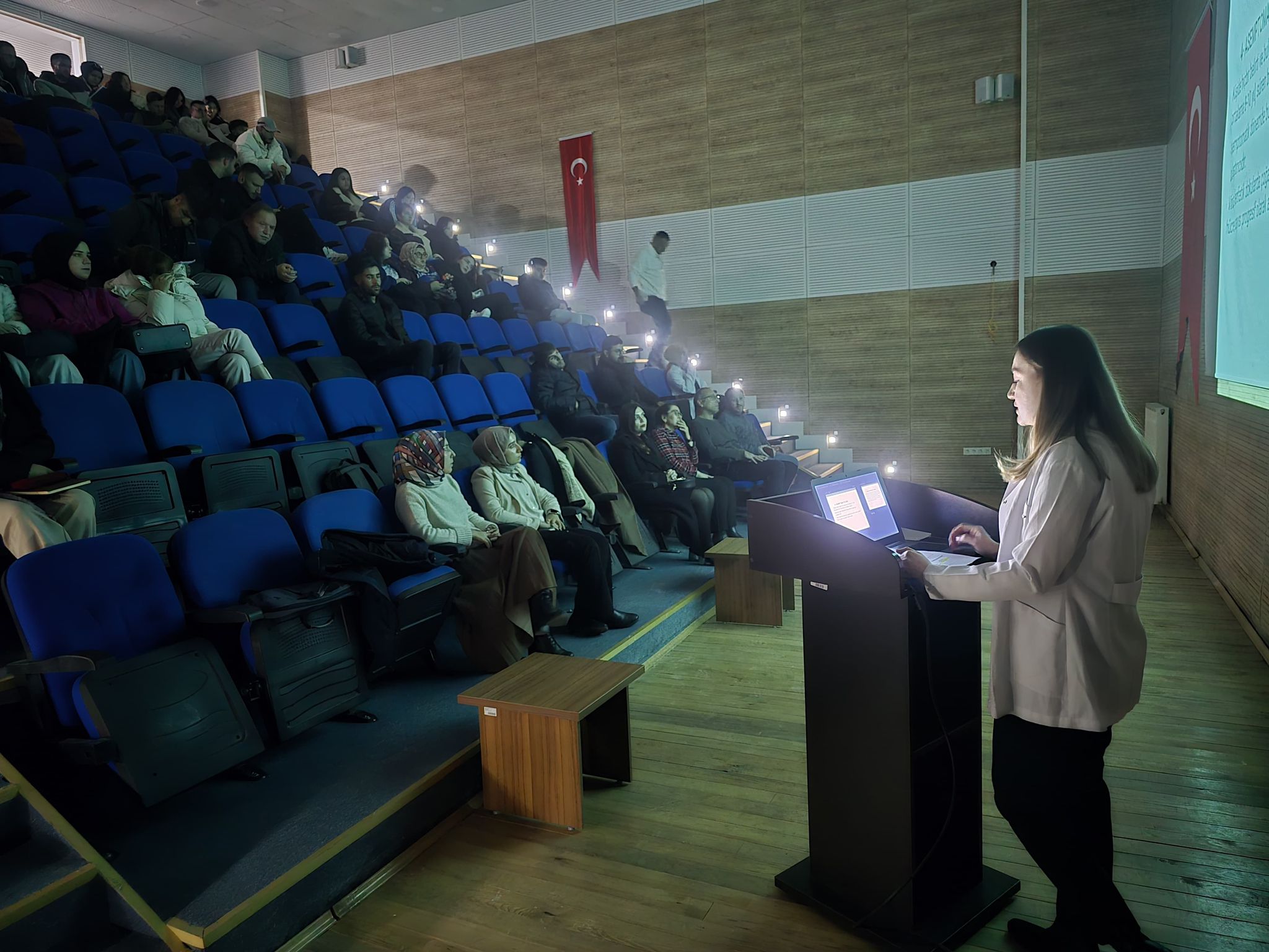 Dünya AIDS Günü'nde Farkındalık Eğitimi Düzenlendi