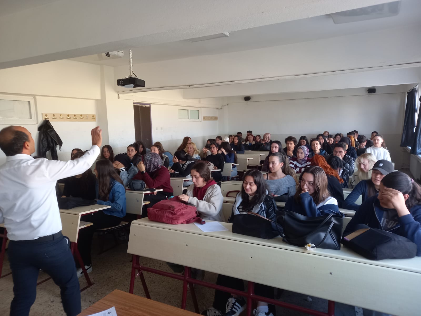 Bağımlılıkla Mücadele Farkındalık Eğitimlerimiz Devam Ediyor.