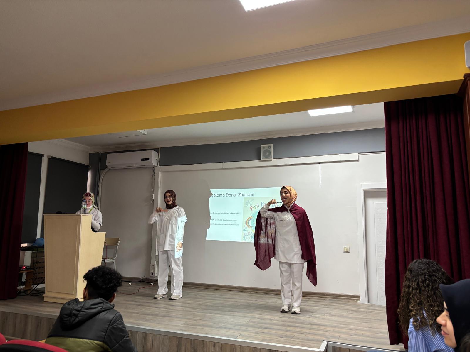 Kırıkkale Üniversitesi Diş Hekimliği Fakültesi Ağız, Diş ve Çene Radyolojisi Anabilim Dalı tarafından Engelliler Haftası kapsamında Kırıkkale Özel Eğitim Meslek Okulu’na ziyaret gerçekleştirildi.