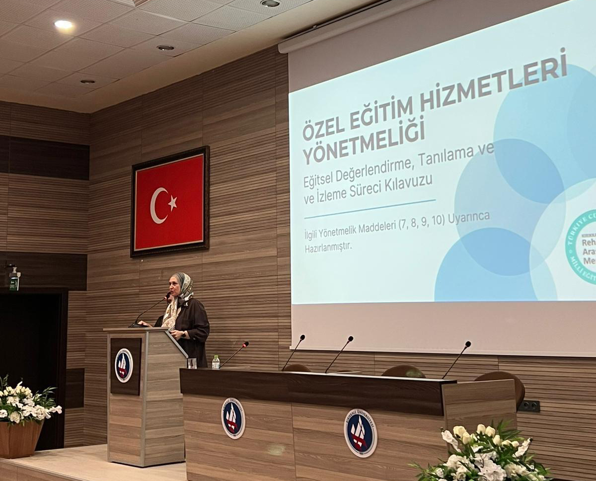 Eğitim Fakültesinde “Farklılıkla Karşılaşınca: Öğretmenin Yol Haritası” Programı Düzenlendi